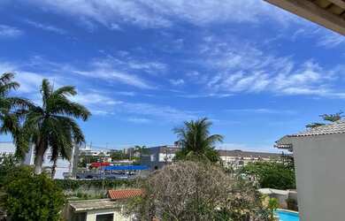 Imagem: A casa em condomínio possui 5 Dormitórios, 3 Banheiros, 4