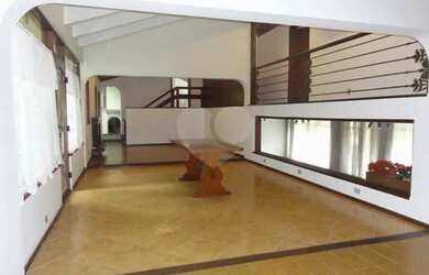 Imagem: A casa para alugar possui 5 Dormitórios, 5 Banheiros, 5 Vagas