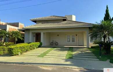 Imagem: A casa em condomínio possui 4 Dormitórios, 5 Banheiros, 5