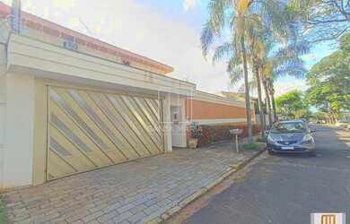 Imagem: O depósito possui 5 Vagas na garagem, 364m² de Área e está