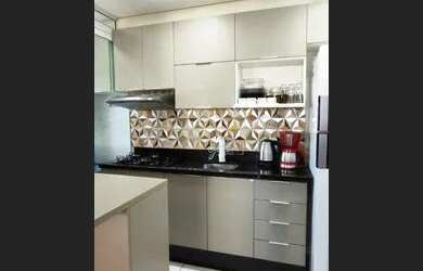 Imagem: O apartamento possui 2 Dormitórios, 1 Banheiro, 1 Vaga na garagem