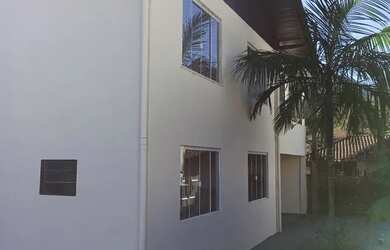 Imagem: A casa possui 5 Dormitórios, 2 Banheiros, 1 Vaga na garagem