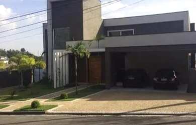 Imagem: A casa em condomínio possui 4 Dormitórios, 5 Banheiros, 4