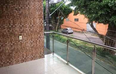 Imagem: A casa possui 3 Dormitórios, 2 Banheiros, 90m² de Área e