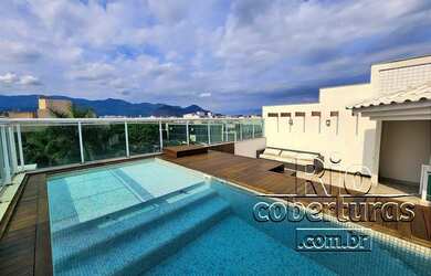 Imagem: O apartamento na cobertura possui 3 Dormitórios, 5 Banheiros