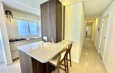 Imagem 9: 3 dormitórios mobiliado e decorado com sacada de frente na Zona Nova...