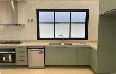 Imagem 8: Casa à Venda com 3 Suítes, Piscina e Espaço Gourmet no Condomínio Giverny!