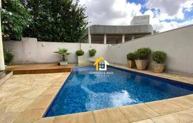 Imagem: A casa em condomínio para alugar possui 5 Dormitórios, 5 Banheiros