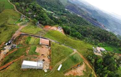 Imagem: O terreno possui 600m² de Área e está localizado em Portão