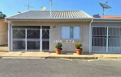 Imagem: A casa possui 2 Dormitórios, 1 Banheiro, 1 Vaga na garagem