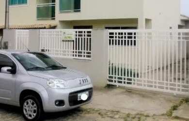 Imagem: A casa possui 2 Dormitórios, 2 Banheiros, 2 Vagas na garagem