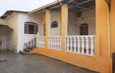 Imagem: A casa possui 3 Dormitórios, 1 Banheiro e 120m² de Área e