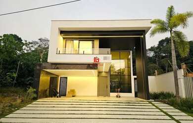 Imagem: A casa em condomínio à venda possui 4 Dormitórios, 5 Banheiros