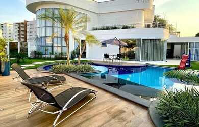 Imagem: A casa em condomínio à venda possui 4 Dormitórios, 5 Banheiros