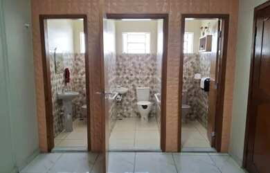 Imagem 16: Excelente Casa Comercial de Esquina c/ 5 Salas Climatizada e Armários...