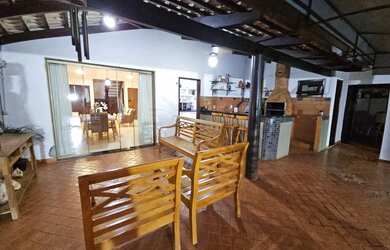 Imagem 11: Sobrado para venda possui 235 metros quadrados com 3 quartos