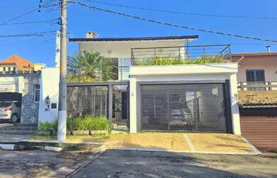 Imagem: A casa em condomínio possui 3 Dormitórios, 3 Banheiros, 4