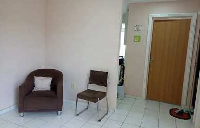 Imagem: O apartamento possui 2 Dormitórios, 1 Banheiro, 1 Vaga na garagem