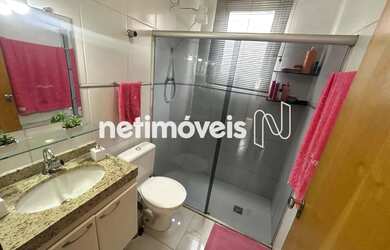 Imagem: O apartamento possui 3 Dormitórios, 1 Banheiro, 1 Vaga na garagem