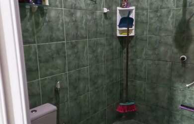 Imagem: A casa possui 3 Dormitórios, 3 Banheiros, 2 Vagas na garagem