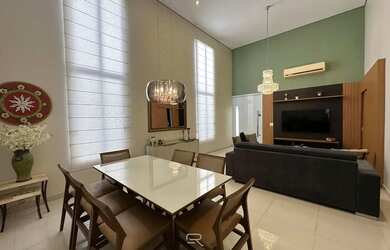 Imagem: A casa em condomínio possui 3 Dormitórios, 2 Banheiros, 4