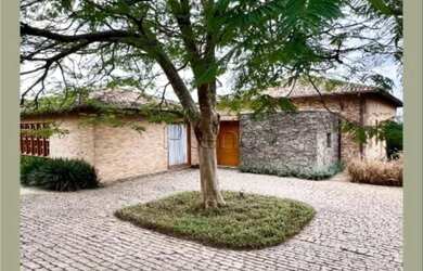 Imagem: A casa em condomínio possui 5 Dormitórios, 5 Banheiros, 5