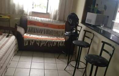 Imagem: O apartamento possui 3 Dormitórios, 1 Banheiro, 1 Vaga na garagem