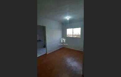 Imagem: O apartamento possui 1 Dormitório, 1 Banheiro, 1 Vaga na garagem