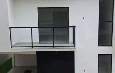 Imagem: A casa possui 1 Dormitório, 1 Banheiro, 1 Vaga na garagem