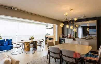 Imagem: O apartamento na cobertura possui 4 Dormitórios, 5 Banheiros