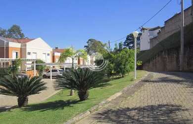 Imagem: A casa em condomínio possui 3 Dormitórios, 4 Banheiros, 2