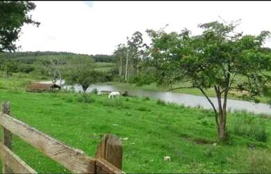 Imagem: A fazenda está localizado em Itapetinga, BA à venda por R$200.000