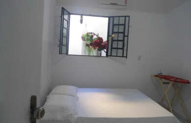 Imagem: Kit Net Aconchega. Térrea, Diária 80 reais, P/ 2Pessoas