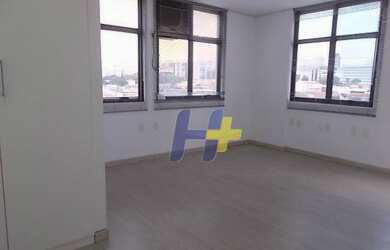 Imagem: O depósito possui 1 Vaga na garagem, 40m² de Área e está