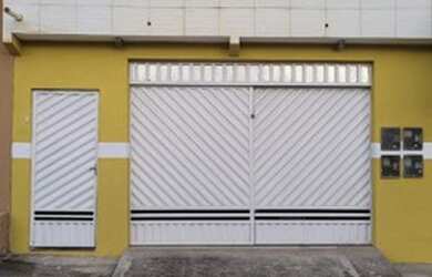 Imagem: O apartamento possui 2 Dormitórios, 1 Banheiro e está localizado