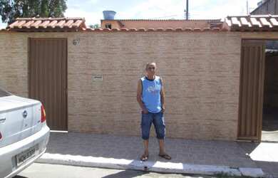 Imagem: A casa possui 3 Dormitórios, 1 Banheiro, 1 Vaga na garagem