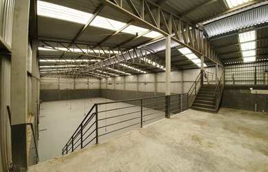 Imagem 4: Galpão/Depósito/Armazém e 4 banheiros para Alugar, 1500 m² por R$ 15.800/Mês