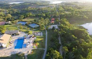 Imagem 1: Casa de condomínio para venda tem 535 metros quadrados em Simões Filho...