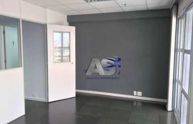 Imagem: O depósito possui 2 Vagas na garagem e 90m² de Área e está