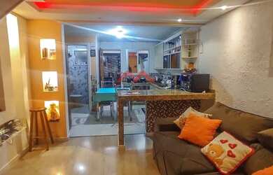 Imagem: A casa possui 2 Dormitórios, 1 Banheiro, 1 Vaga na garagem