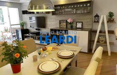 Imagem: O apartamento possui 2 Dormitórios, 2 Banheiros, 2 Vagas na