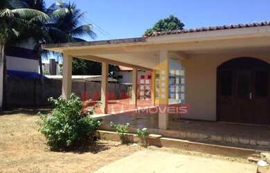 Imagem: A casa possui 5 Dormitórios, 3 Banheiros, 2 Vagas na garagem