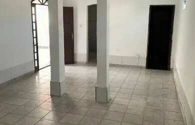 Imagem 5: Casa independente de R$ 1.300,00 por R$ 1.150,00 na avenida Senhor do...