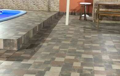 Imagem: A casa possui 2 Dormitórios, 2 Banheiros, 5 Vagas na garagem