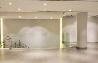 Imagem: O depósito possui 3 Vagas na garagem e 950m² de Área e está