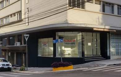 Imagem: O depósito possui 5 Vagas na garagem, 55m² de Área e está