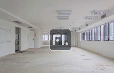 Imagem: O depósito possui 4 Vagas na garagem e 259m² de Área e está