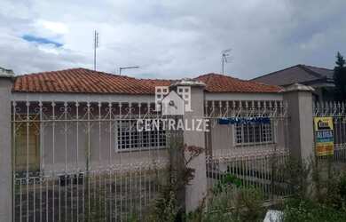 Imagem: A casa possui 3 Dormitórios, 4 Banheiros, 5 Vagas na garagem