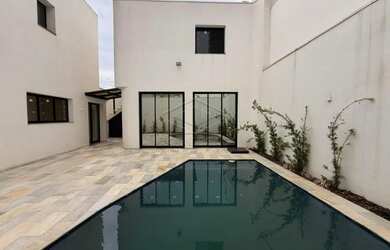 Imagem 3: Casa Sobrado em Jaú. Piscina, Churrasqueira, VarandaeÁrea de serviço