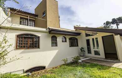 Imagem 2: Casa á venda medindo 209 metros quadrados com 2 dorm. e 1 suíte no bairro...